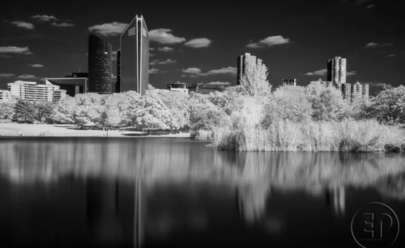 Esplanade Photo - Vue sur la Défense en infrarouge 04