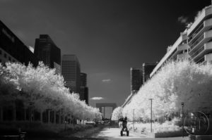 Esplanade Photo - Vue sur la Défense en infrarouge 06