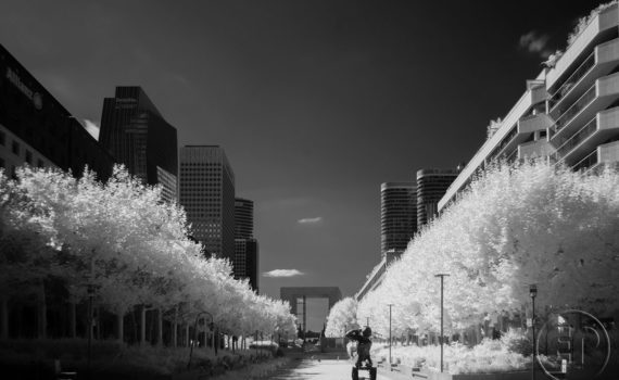 Esplanade Photo - Vue sur la Défense en infrarouge 06