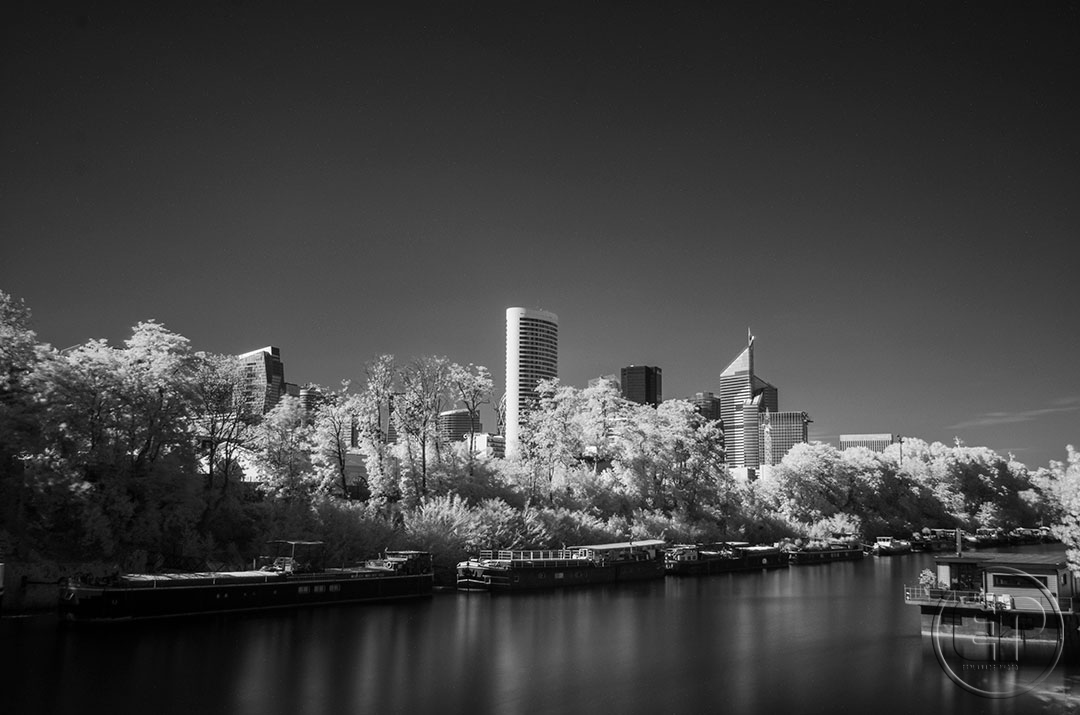 Esplanade Photo - Vue sur la Défense en infrarouge 07