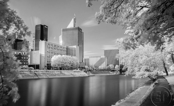 Esplanade Photo - Vue sur la Défense en infrarouge 09