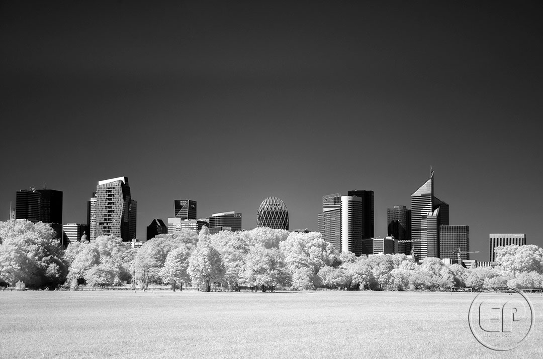 Esplanade Photo - Vue sur la Défense en infrarouge 10