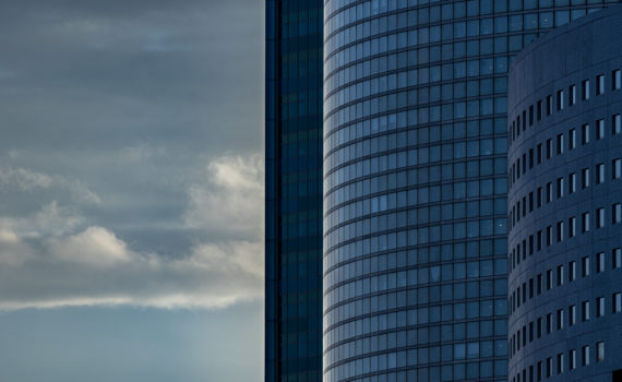 Nuages à Paris la Défense 02