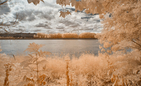 VUE SUR LA GARONNE À BORDEAUX En infrarouge et en couleur 04