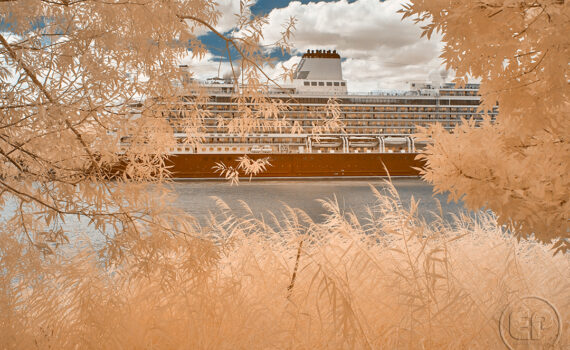 VUE SUR LA GARONNE À BORDEAUX En infrarouge et en couleur 05