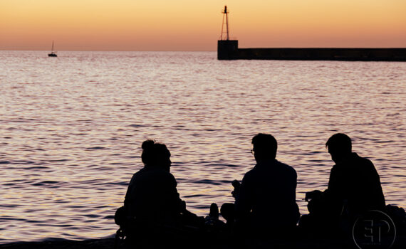 Instantanés de Vie au Vieux-Port de Marseille 06