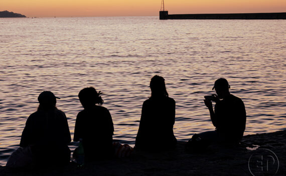 Instantanés de Vie au Vieux-Port de Marseille 09