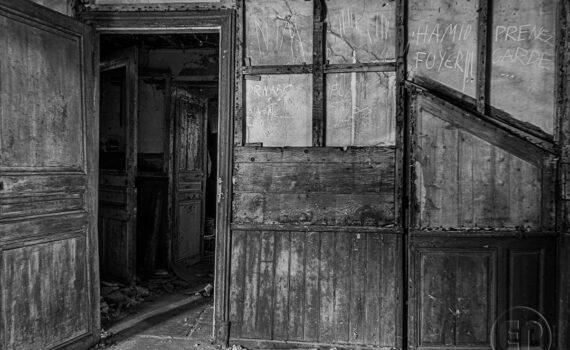 Au-delà des Murs 02