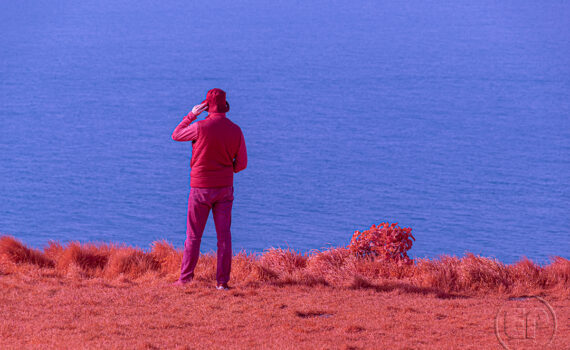 Étretat en infrarouge avec vue sur la mer 05